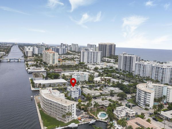 3105 NE 28th Street, Unit 2b, Fort Lauderdale, FL 33308