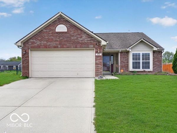 8625 Baypointe Drive , Avon, IN 46123