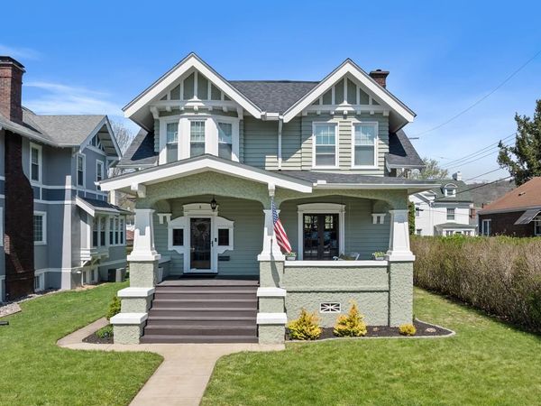 8 LENOX AVENUE, Wheeling, WV 26003