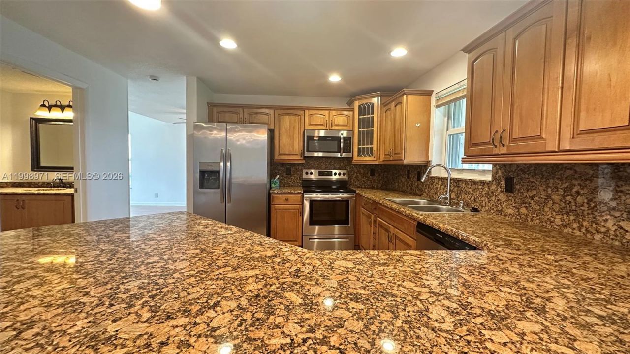 1141 Scarborough Dr , Davie, FL 33324 Photo