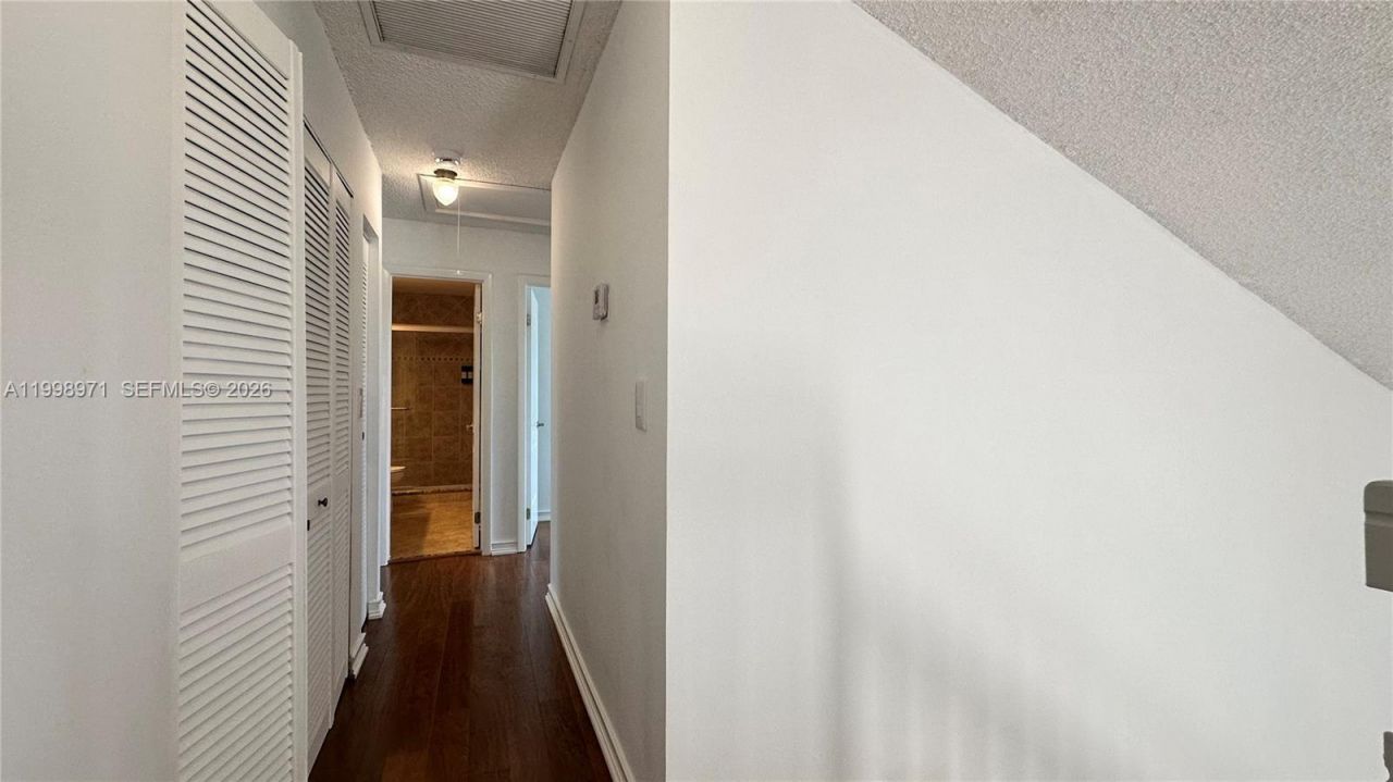 1141 Scarborough Dr , Davie, FL 33324 Photo