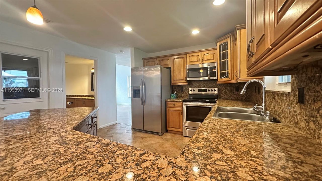 1141 Scarborough Dr , Davie, FL 33324 Photo