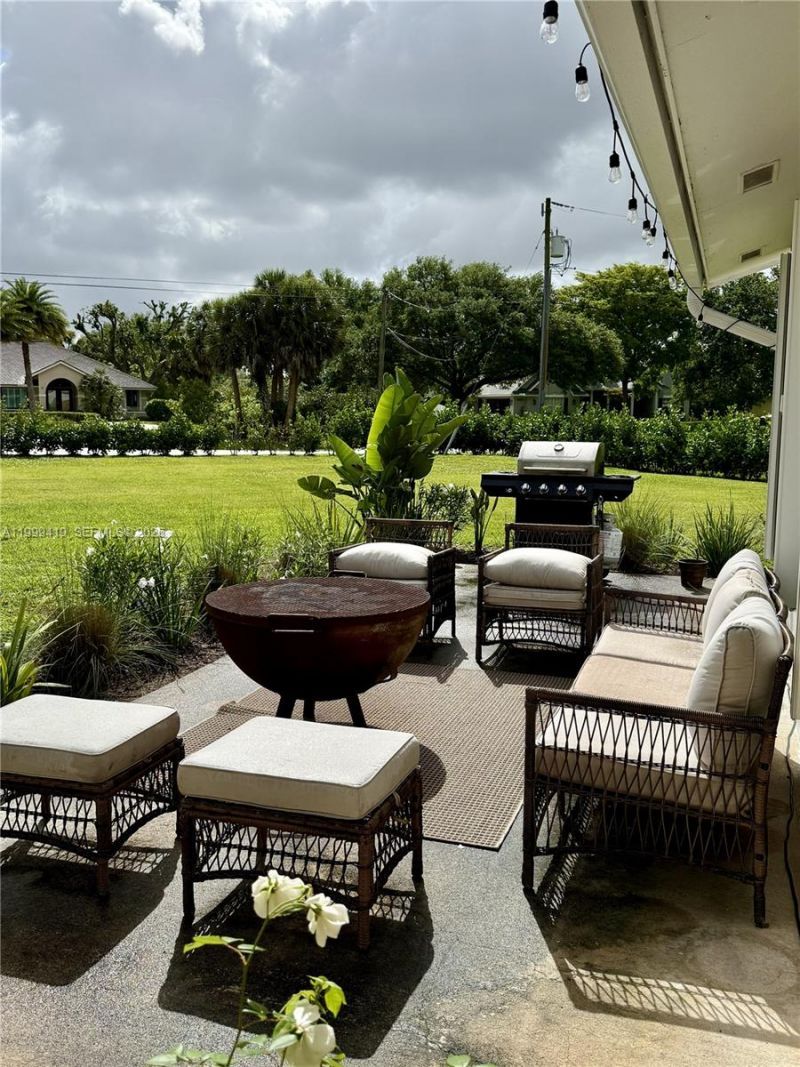 625 Whippoorwill Ter, Unit #, West Palm Beach, FL 33411 Photo