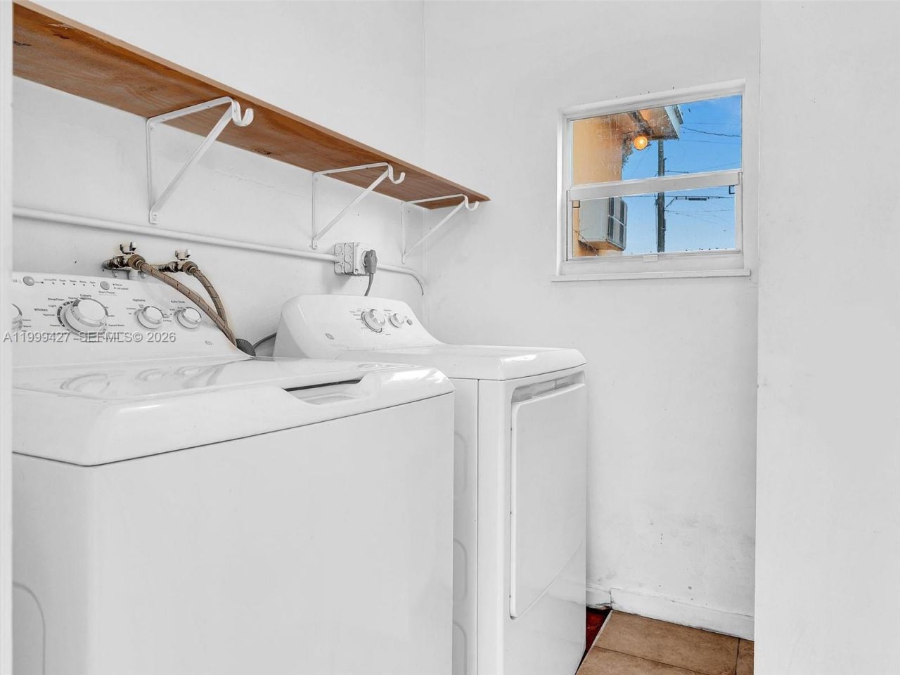 10 SW 72nd Ave, Miami, FL 33144 Photo