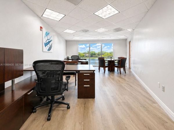 18501 Pines Blvd, Unit 335, Pembroke Pines, FL 33029