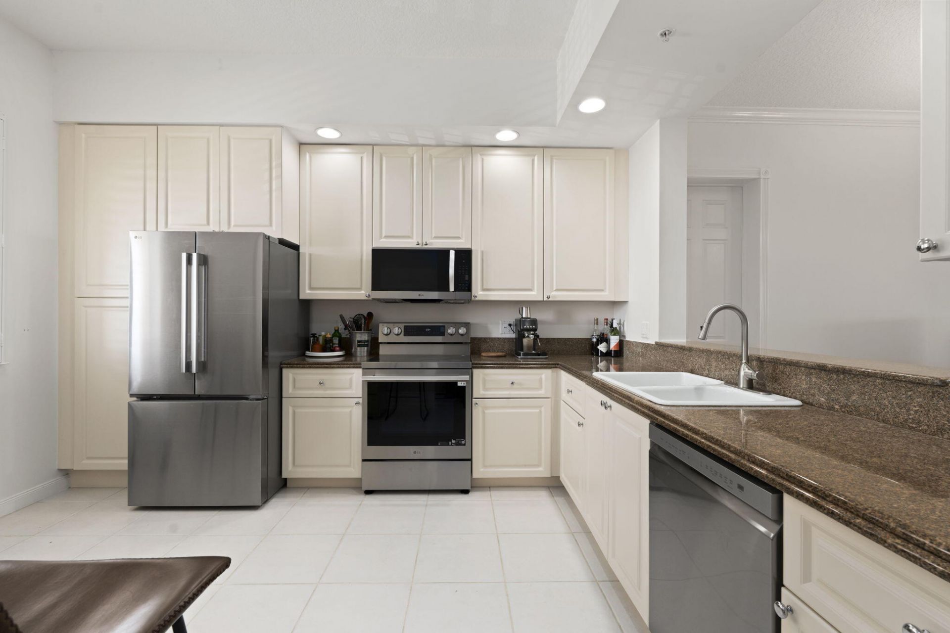 13 Harbour Isle Drive W, Unit Ph2, Fort Pierce, FL 34949 Photo