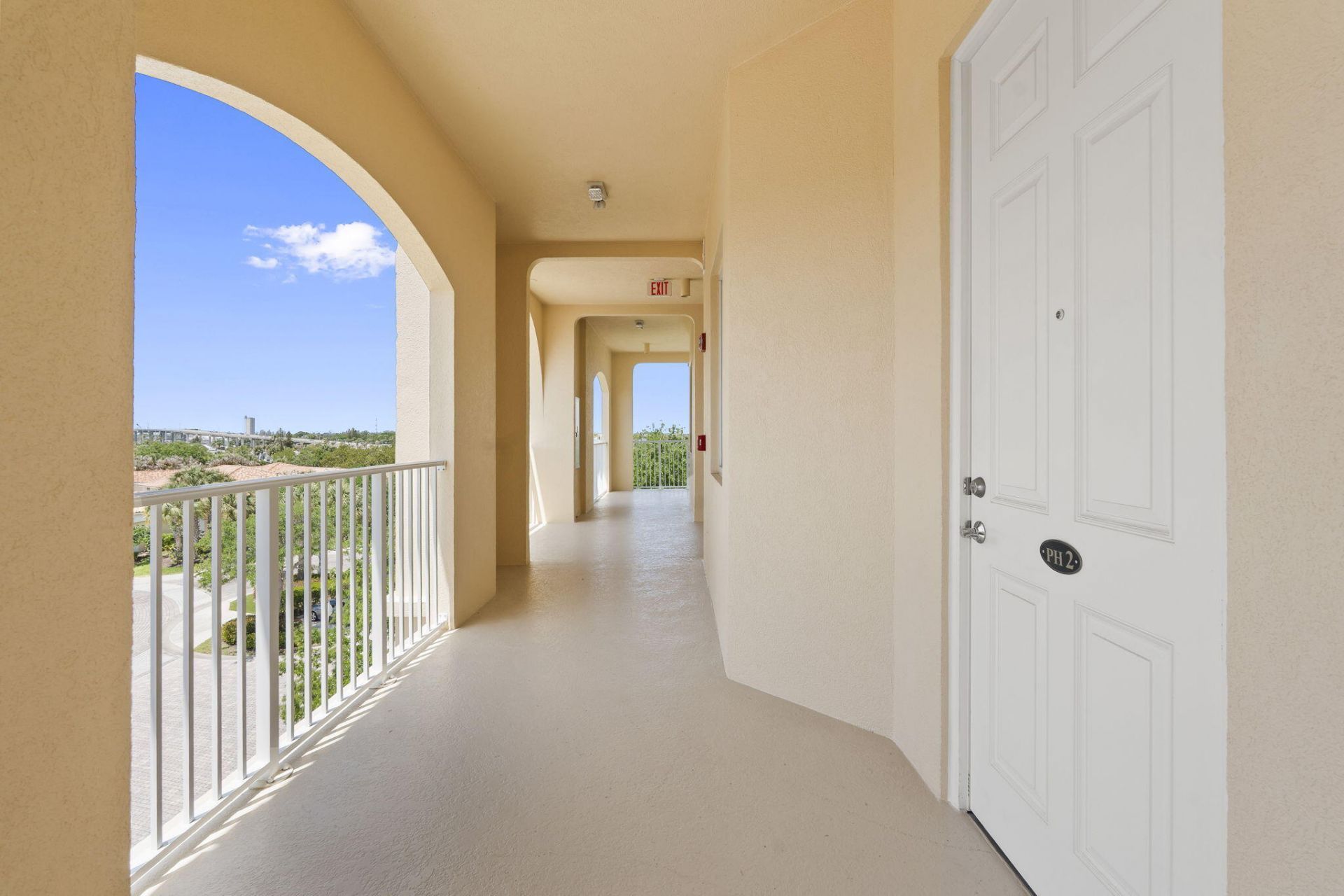 13 Harbour Isle Drive W, Unit Ph2, Fort Pierce, FL 34949 Photo