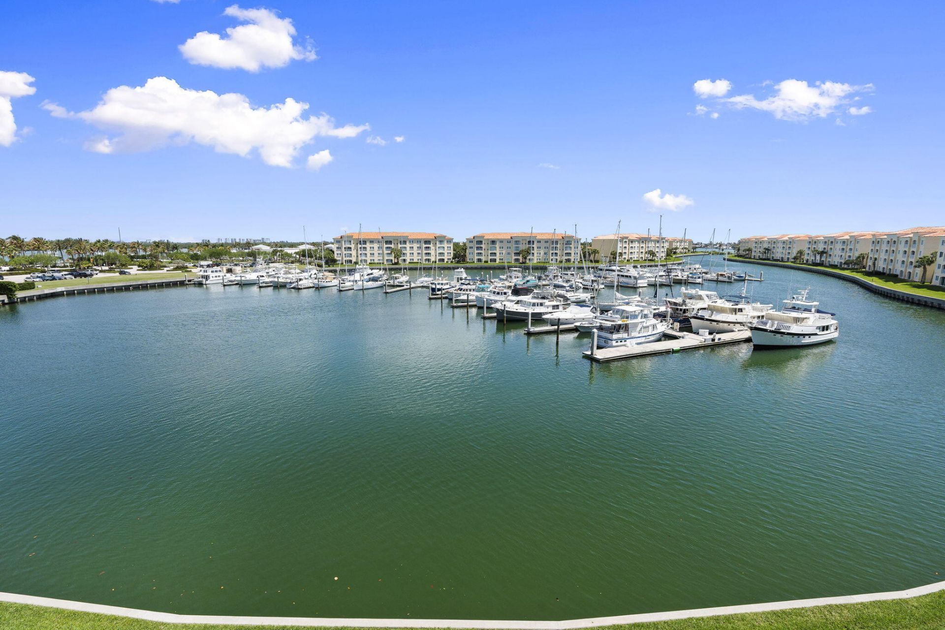 13 Harbour Isle Drive W, Unit Ph2, Fort Pierce, FL 34949 Photo