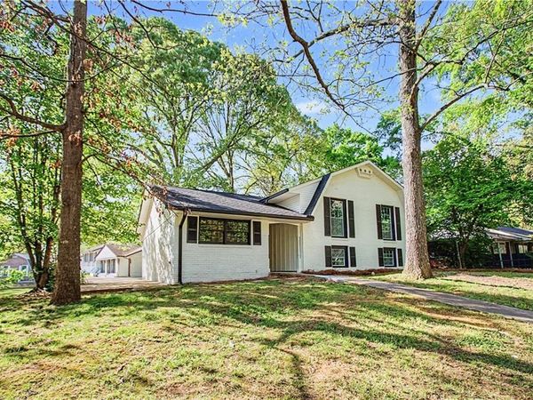 556 Roxbury Drive, Riverdale, GA 30274