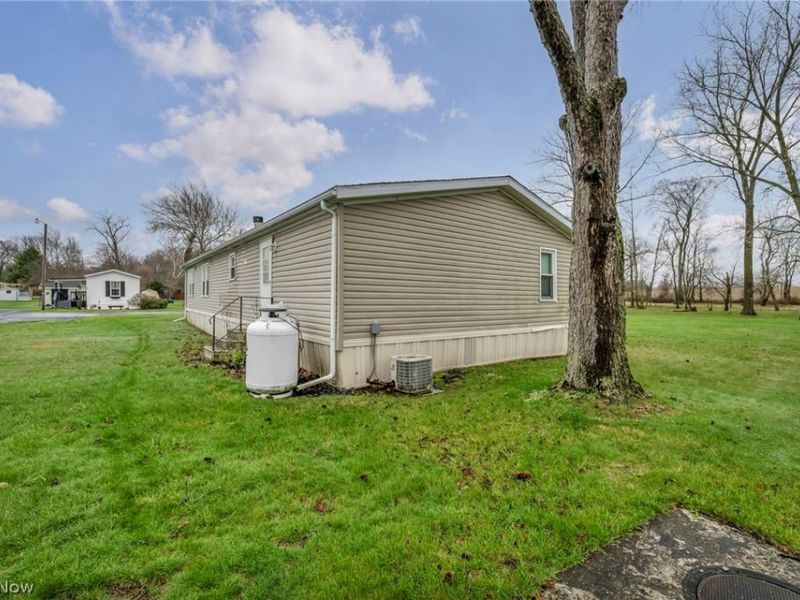 863 Peru Olena Road E, Unit 23, Norwalk, OH 44857 Photo 7