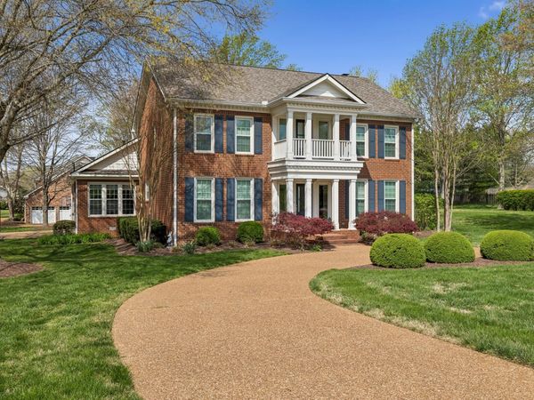 1305 Arrowhead Dr, Brentwood, TN 37027
