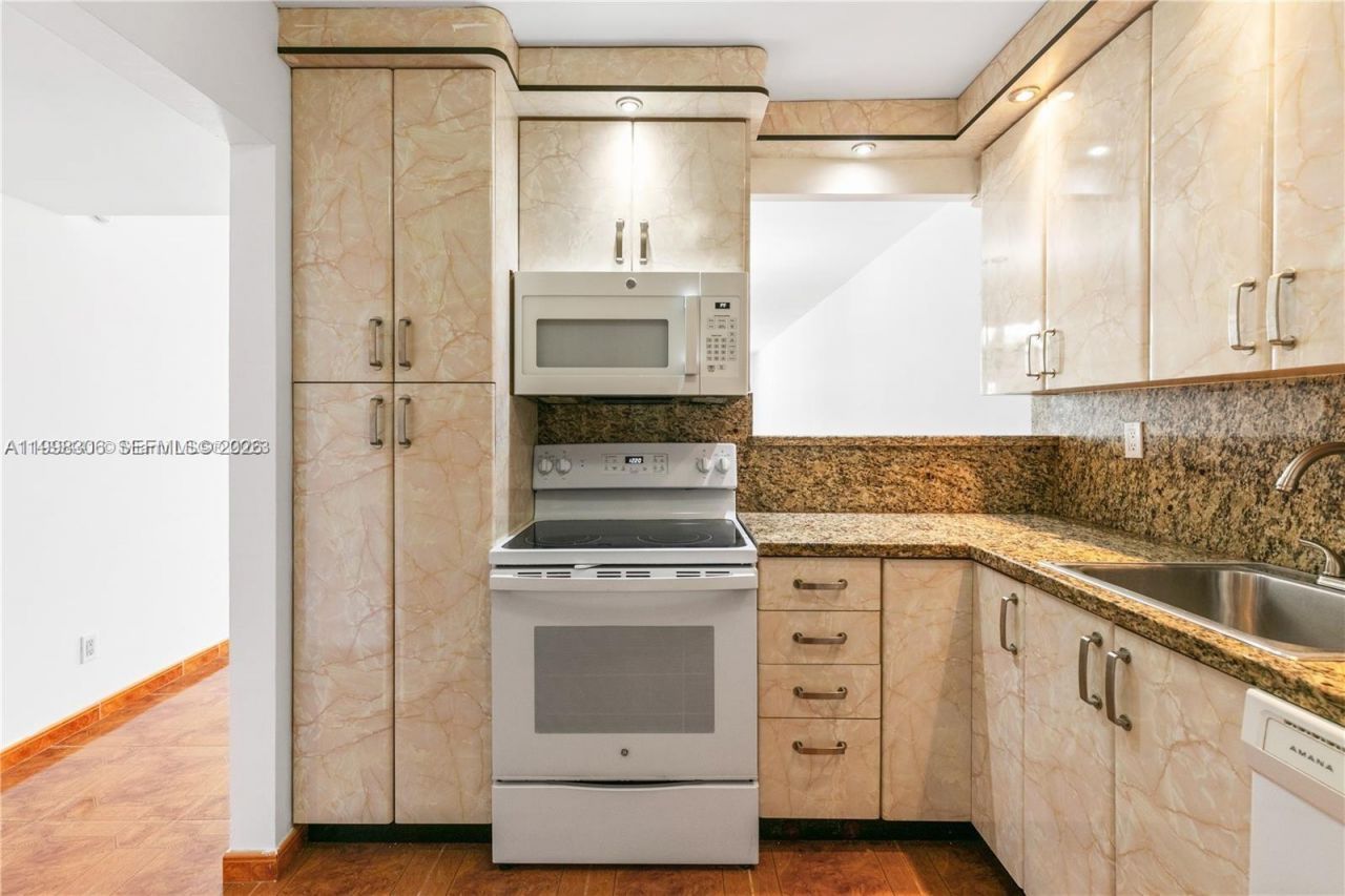 1849 S Ocean Dr, Unit 1103, Hallandale Beach, FL 33009 Photo