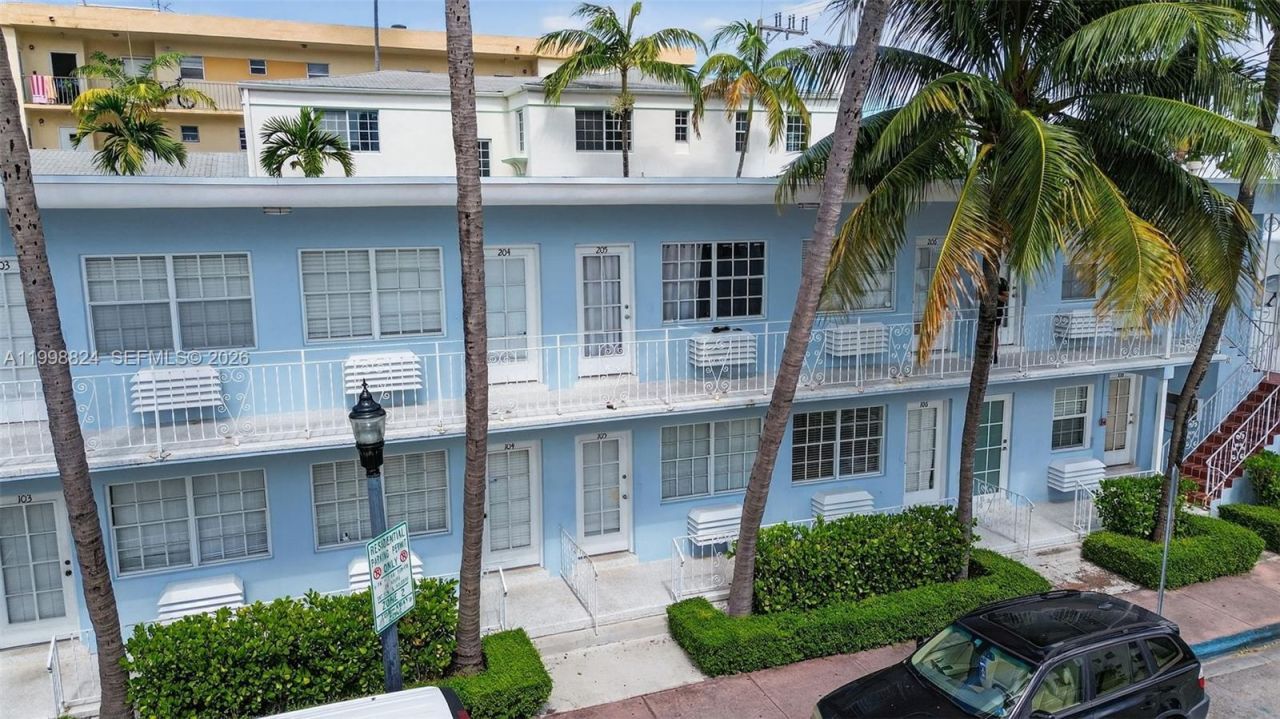 635 8th St, Unit 205, Miami Beach, FL 33139 Photo