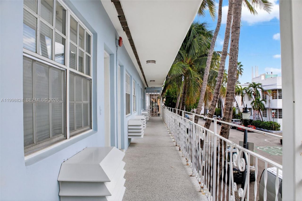 635 8th St, Unit 205, Miami Beach, FL 33139 Photo