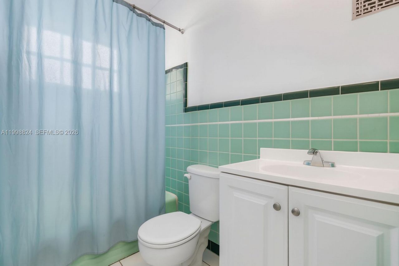 635 8th St, Unit 205, Miami Beach, FL 33139 Photo