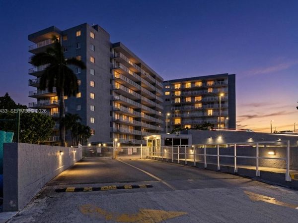 1800 NW 24th Ave , Unit 220, Miami, FL 33125