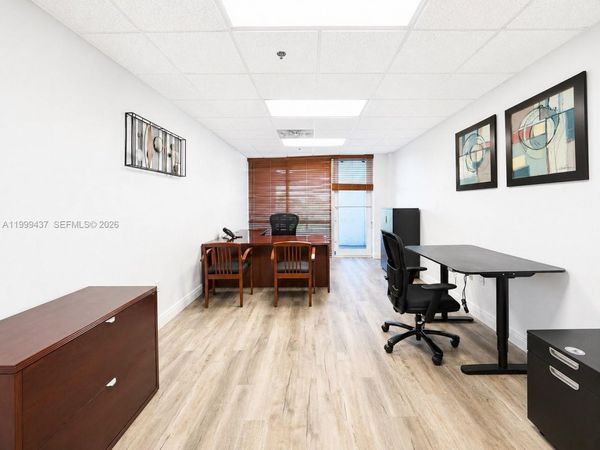 18501 Pines Blvd, Unit 337, Pembroke Pines, FL 33029