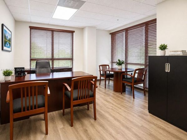 18501 Pines Blvd, Unit 360, Pembroke Pines, FL 33029