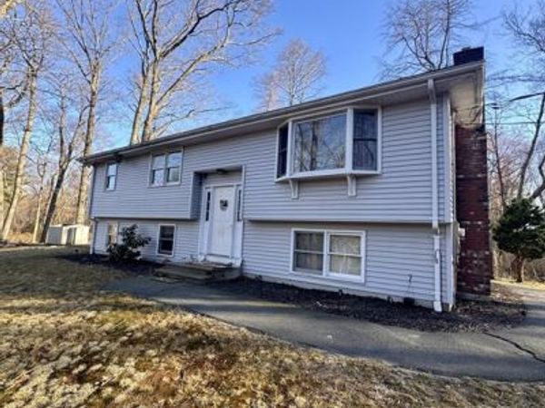 21 Park Dr, Attleboro, MA 02703