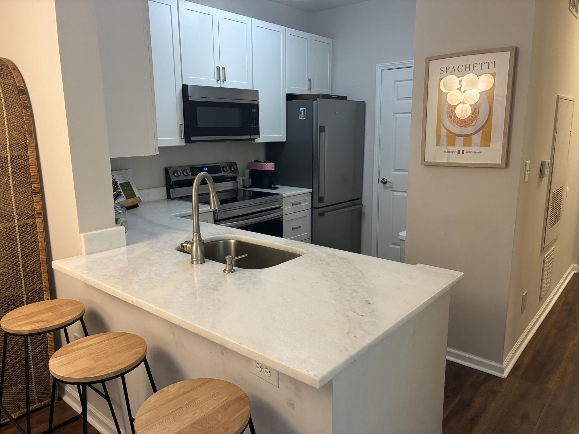 1600 Long Grove Drive Photo 13