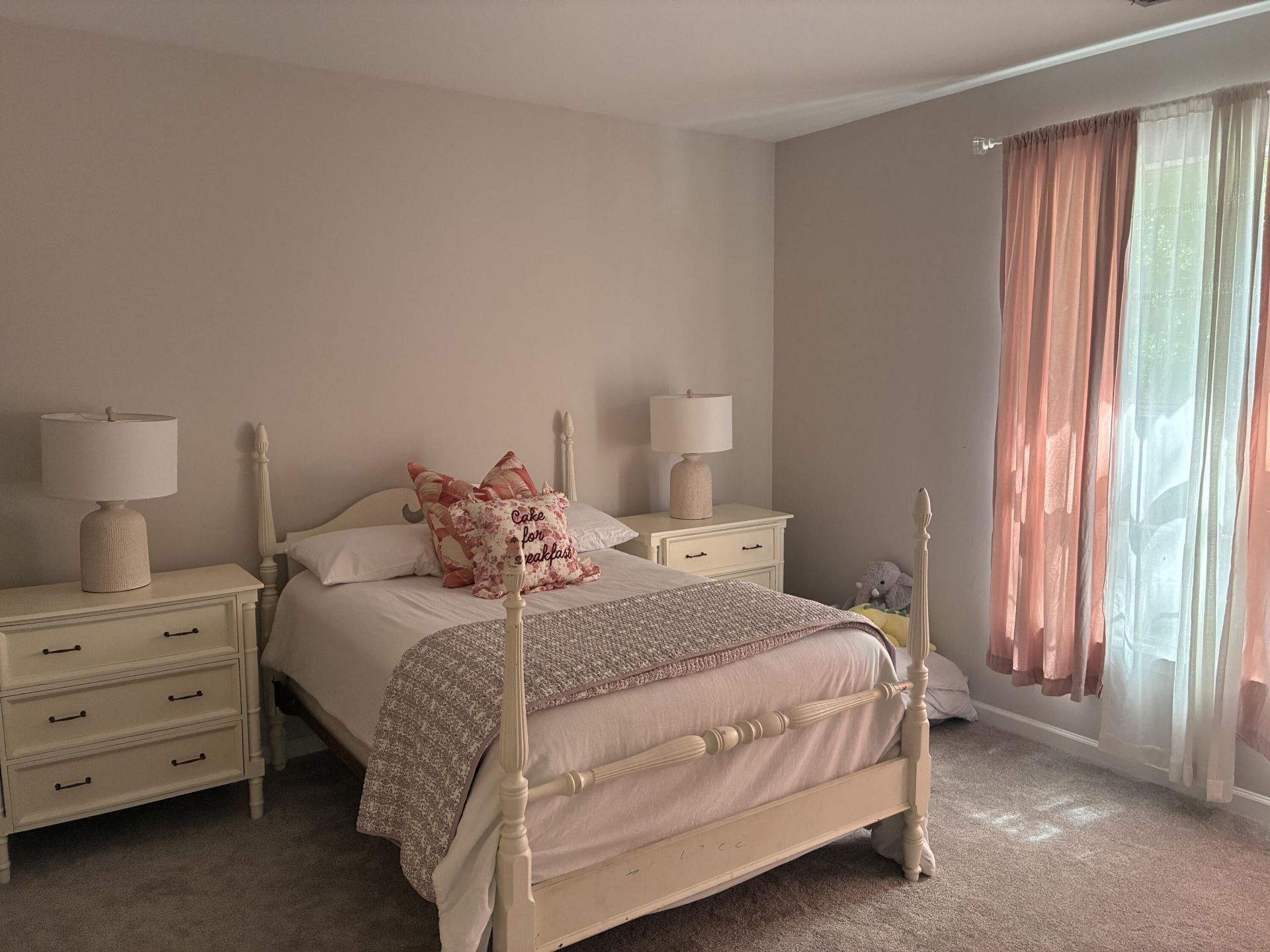 1600 Long Grove Drive Photo 4