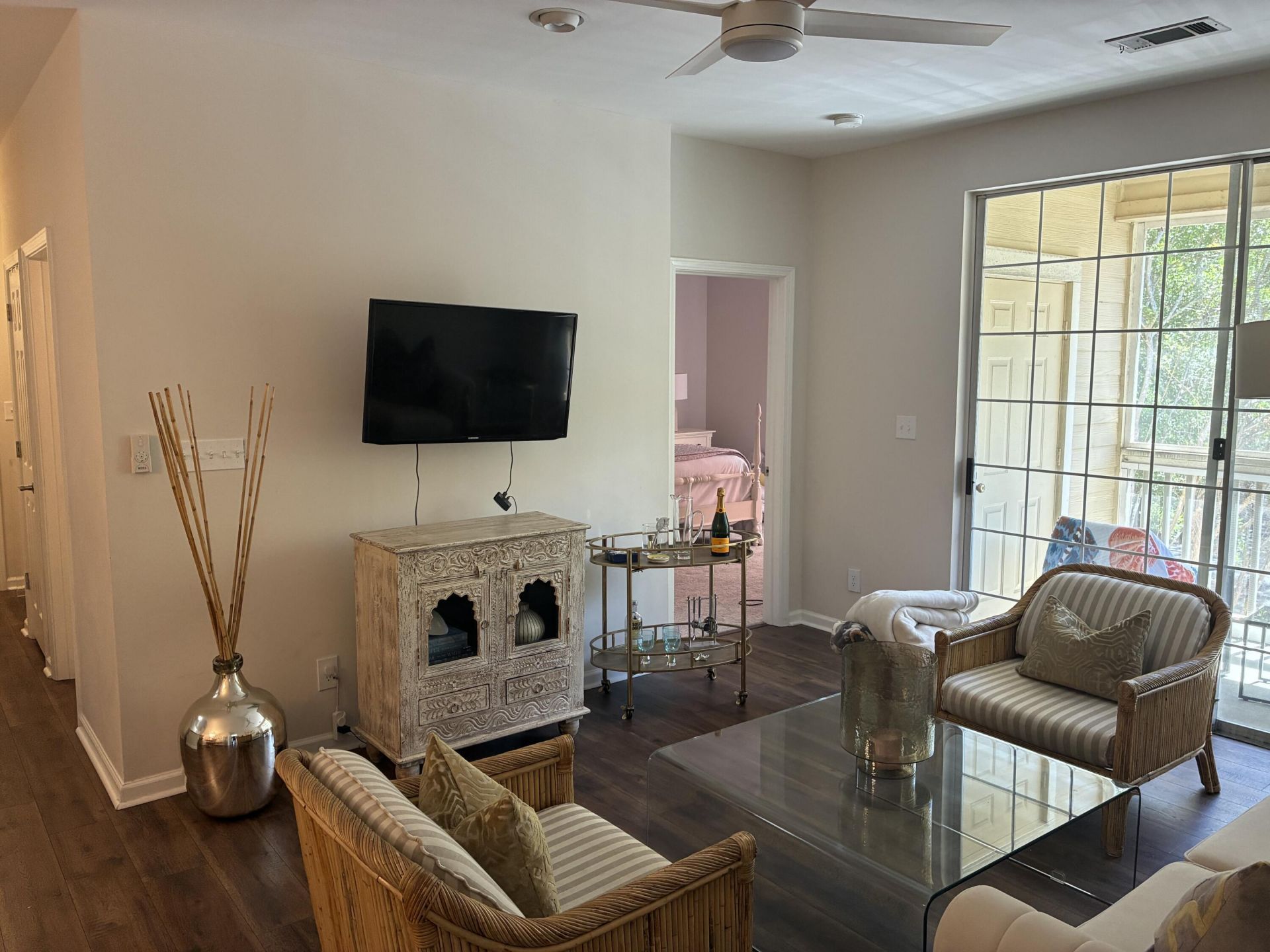 1600 Long Grove Drive Photo 5