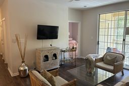 1600 Long Grove Drive photo 4