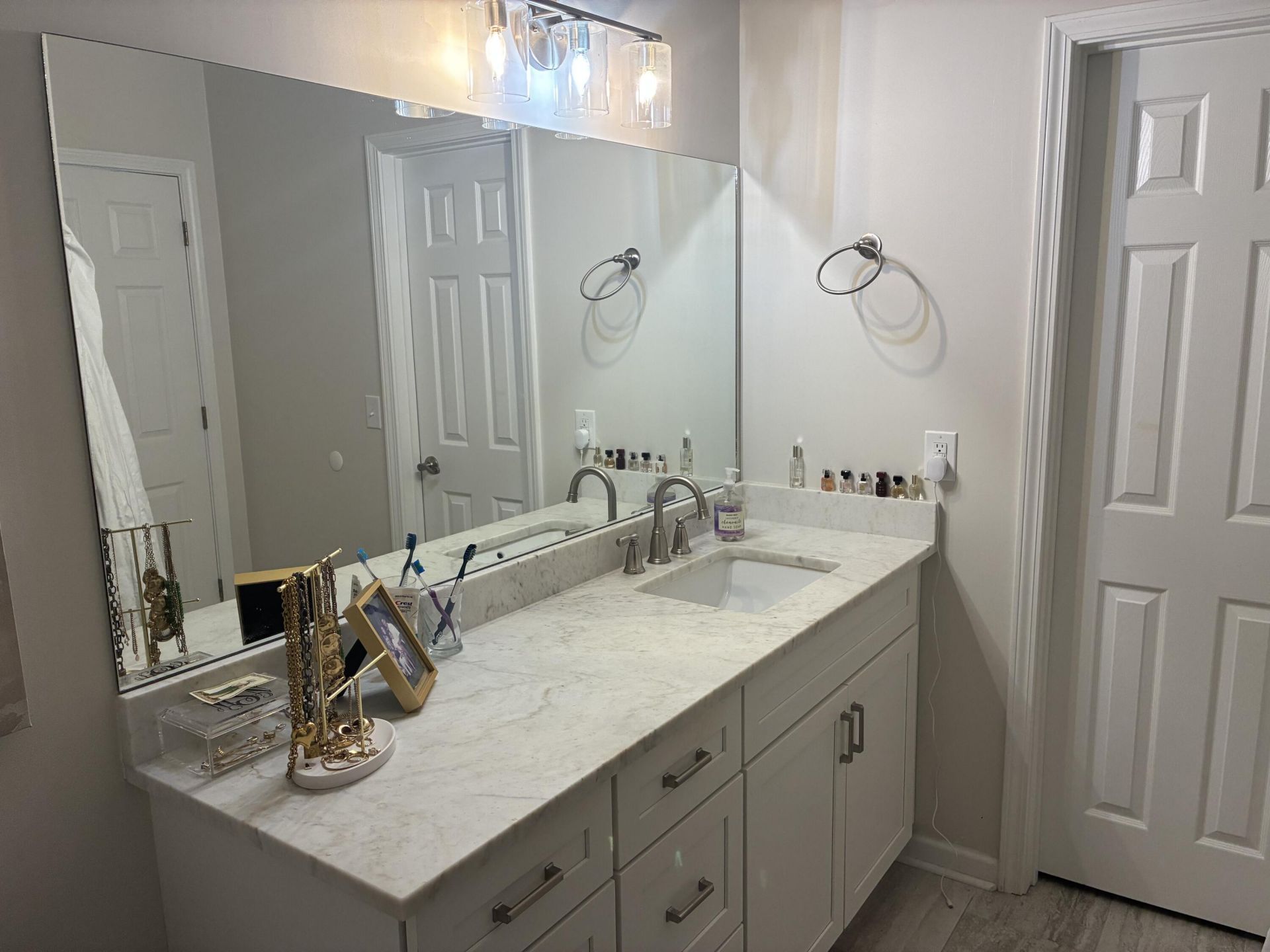 1600 Long Grove Drive Photo 6