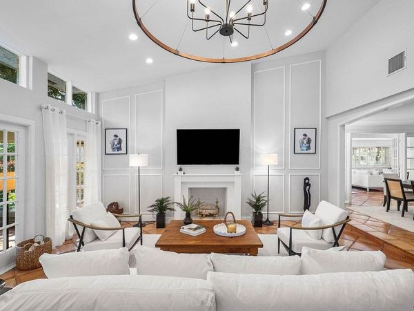 18 Bristol Lane, Boynton Beach, FL 33436