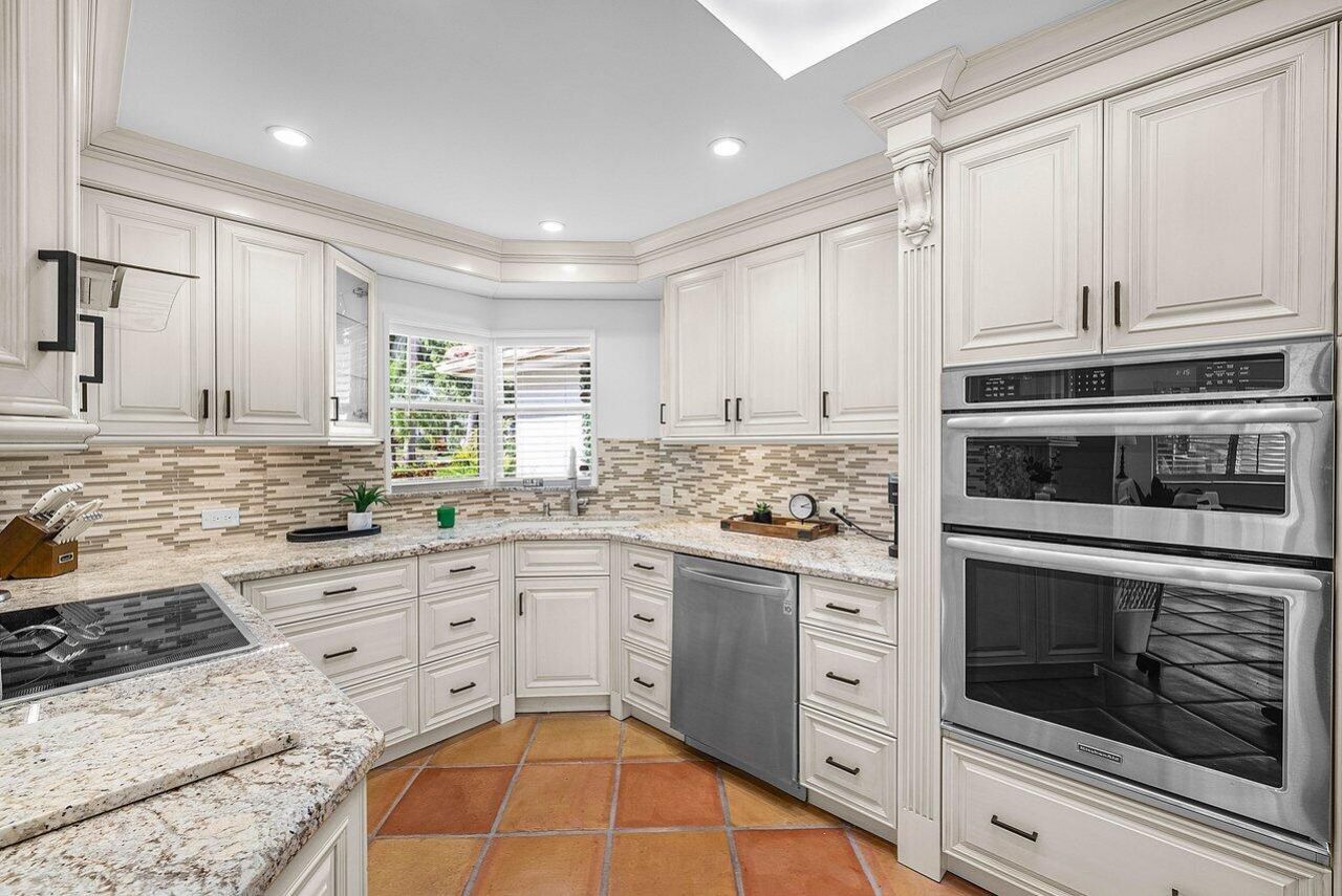 18 Bristol Lane, Boynton Beach, FL 33436 Photo