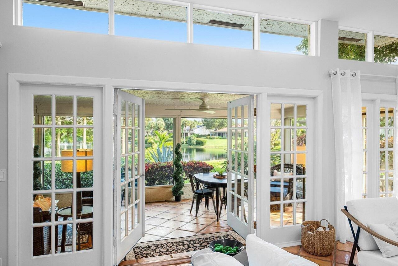 18 Bristol Lane, Boynton Beach, FL 33436 Photo