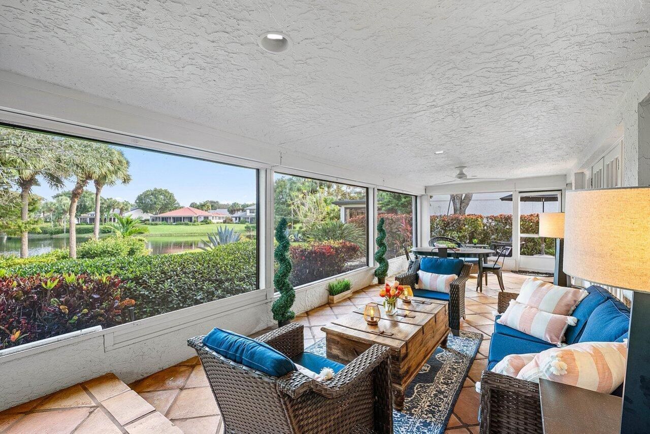 18 Bristol Lane, Boynton Beach, FL 33436 Photo