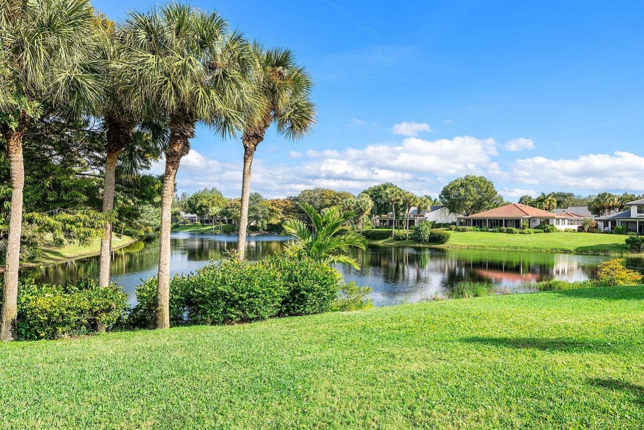 18 Bristol Lane, Boynton Beach, FL 33436 Photo