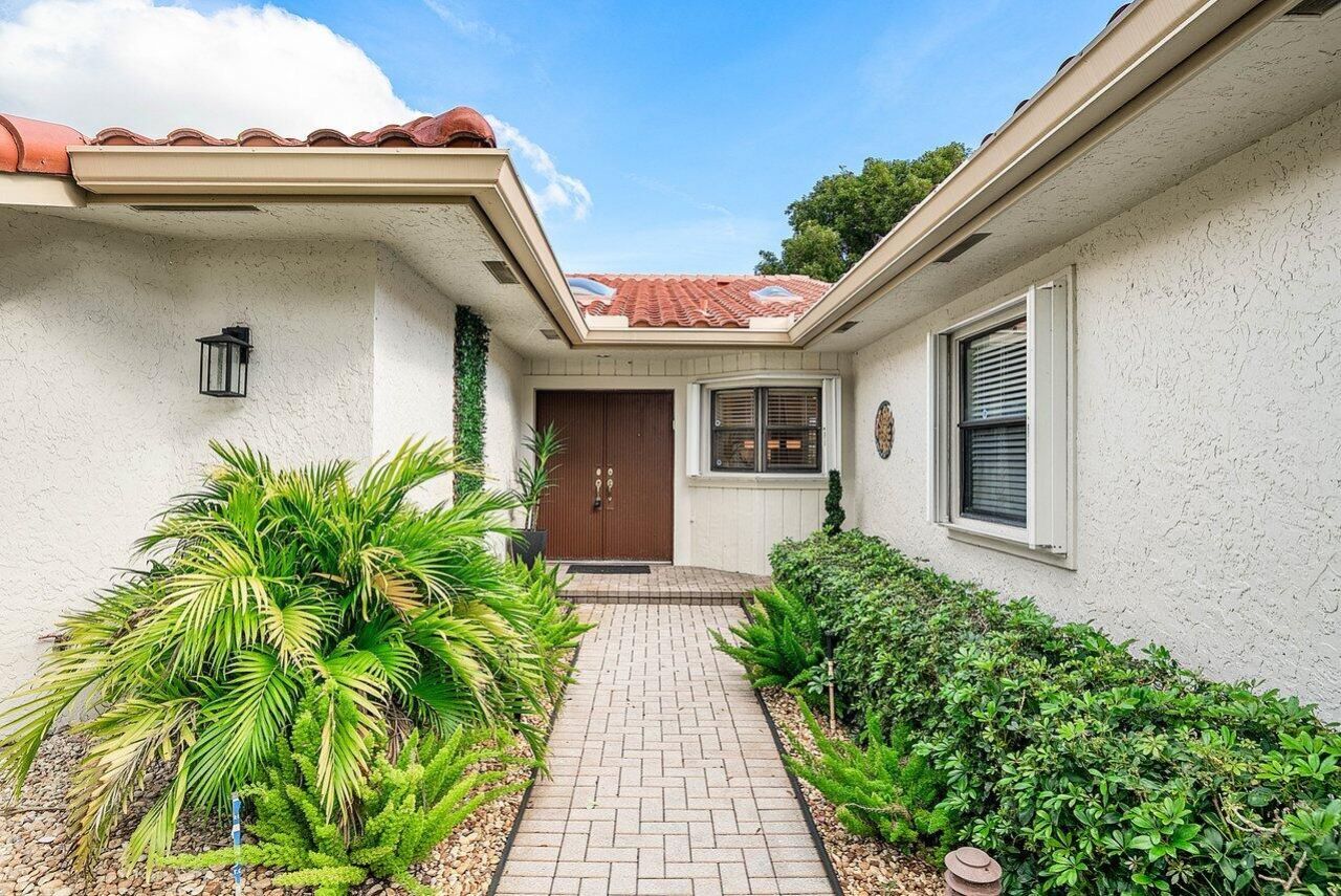 18 Bristol Lane, Boynton Beach, FL 33436 Photo