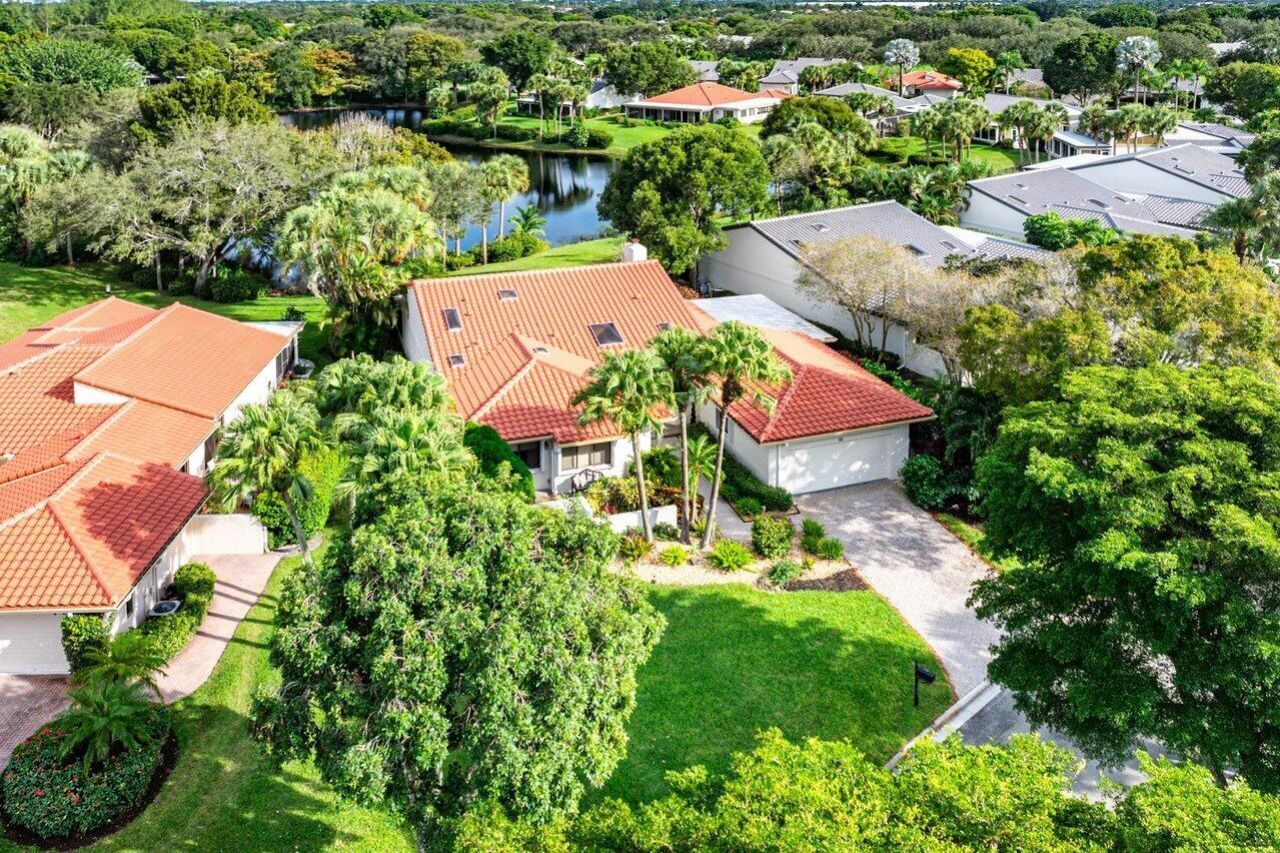 18 Bristol Lane, Boynton Beach, FL 33436 Photo