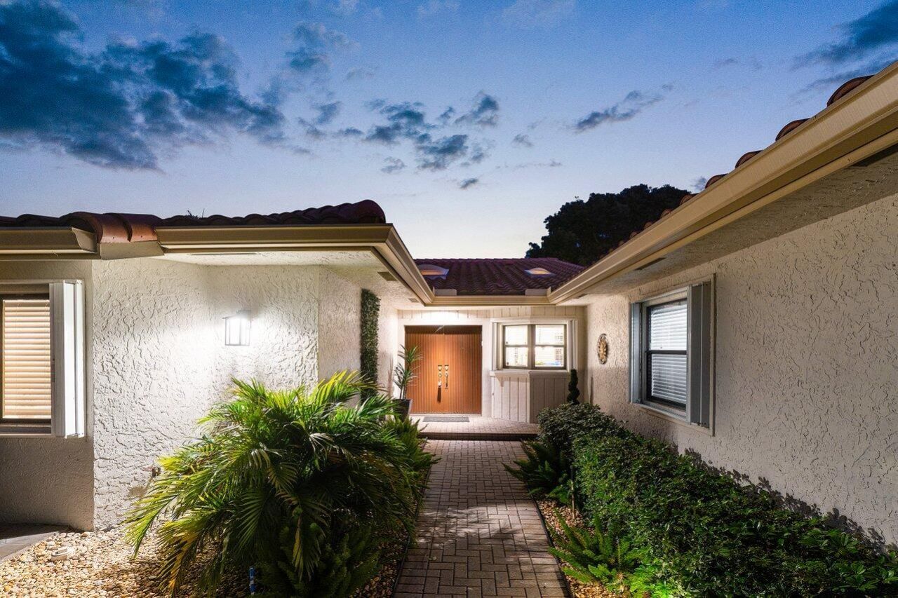 18 Bristol Lane, Boynton Beach, FL 33436 Photo