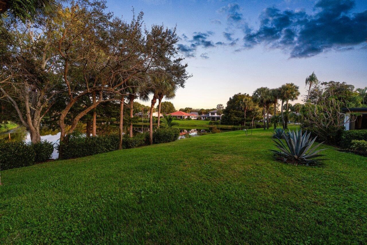 18 Bristol Lane, Boynton Beach, FL 33436 Photo