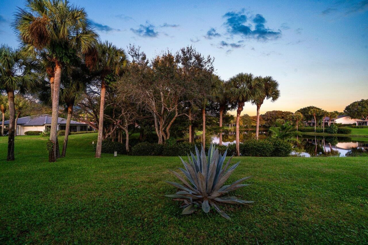 18 Bristol Lane, Boynton Beach, FL 33436 Photo