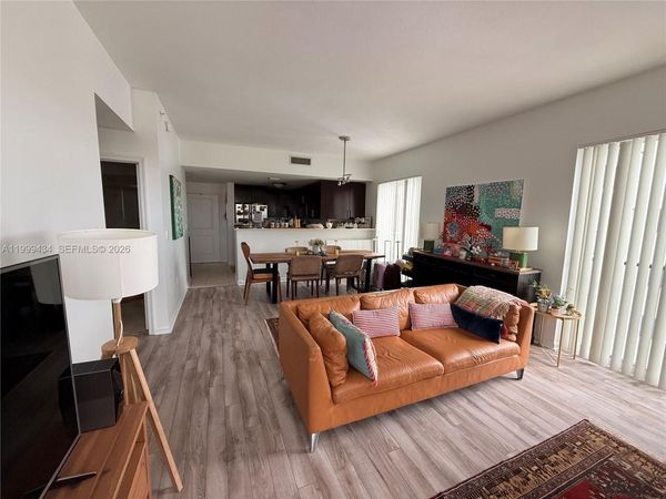 10 Aragon Ave, Unit 1104, Coral Gables, FL 33134