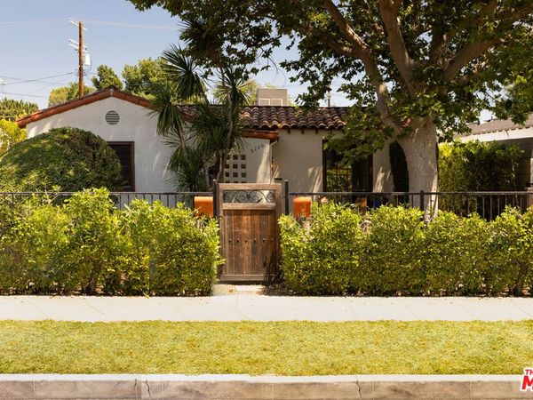 5120 Willowcrest Avenue, North Hollywood, CA 91601