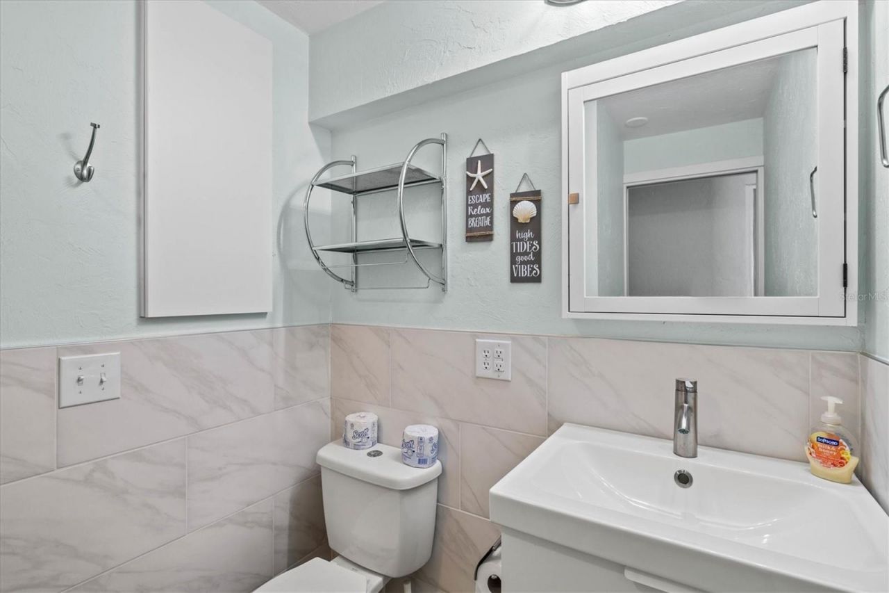 2084 Grove Street, Unit B, Sarasota, FL 34239 Photo