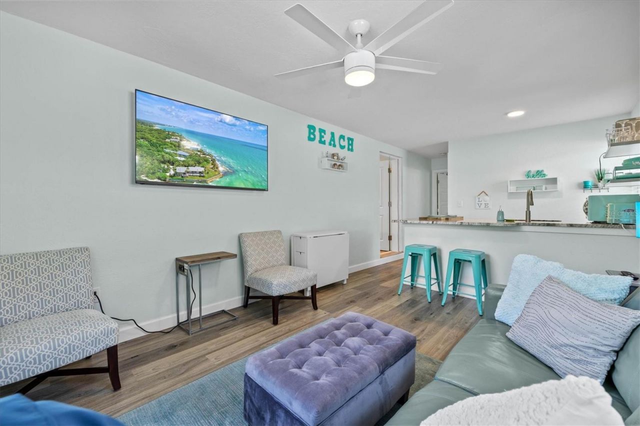 2084 Grove Street, Unit B, Sarasota, FL 34239 Photo