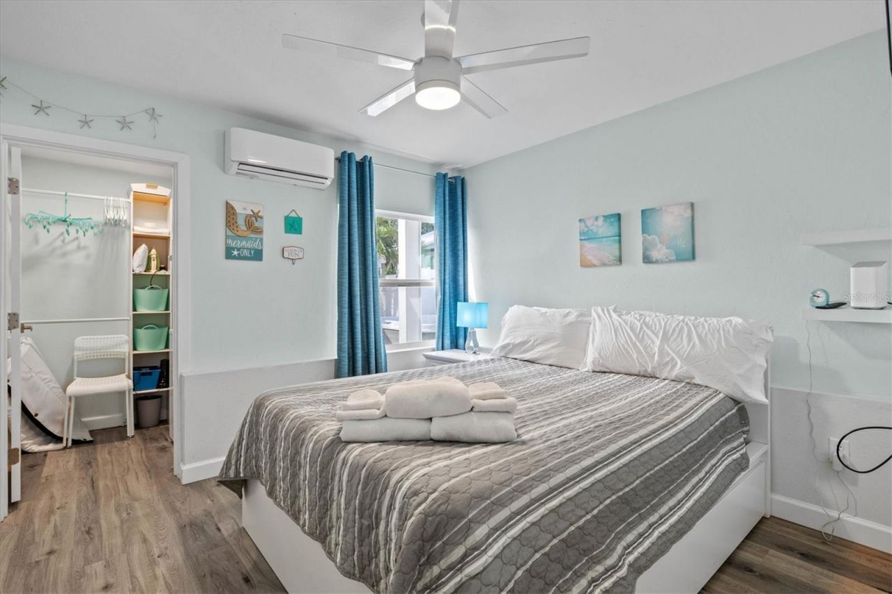 2084 Grove Street, Unit B, Sarasota, FL 34239 Photo