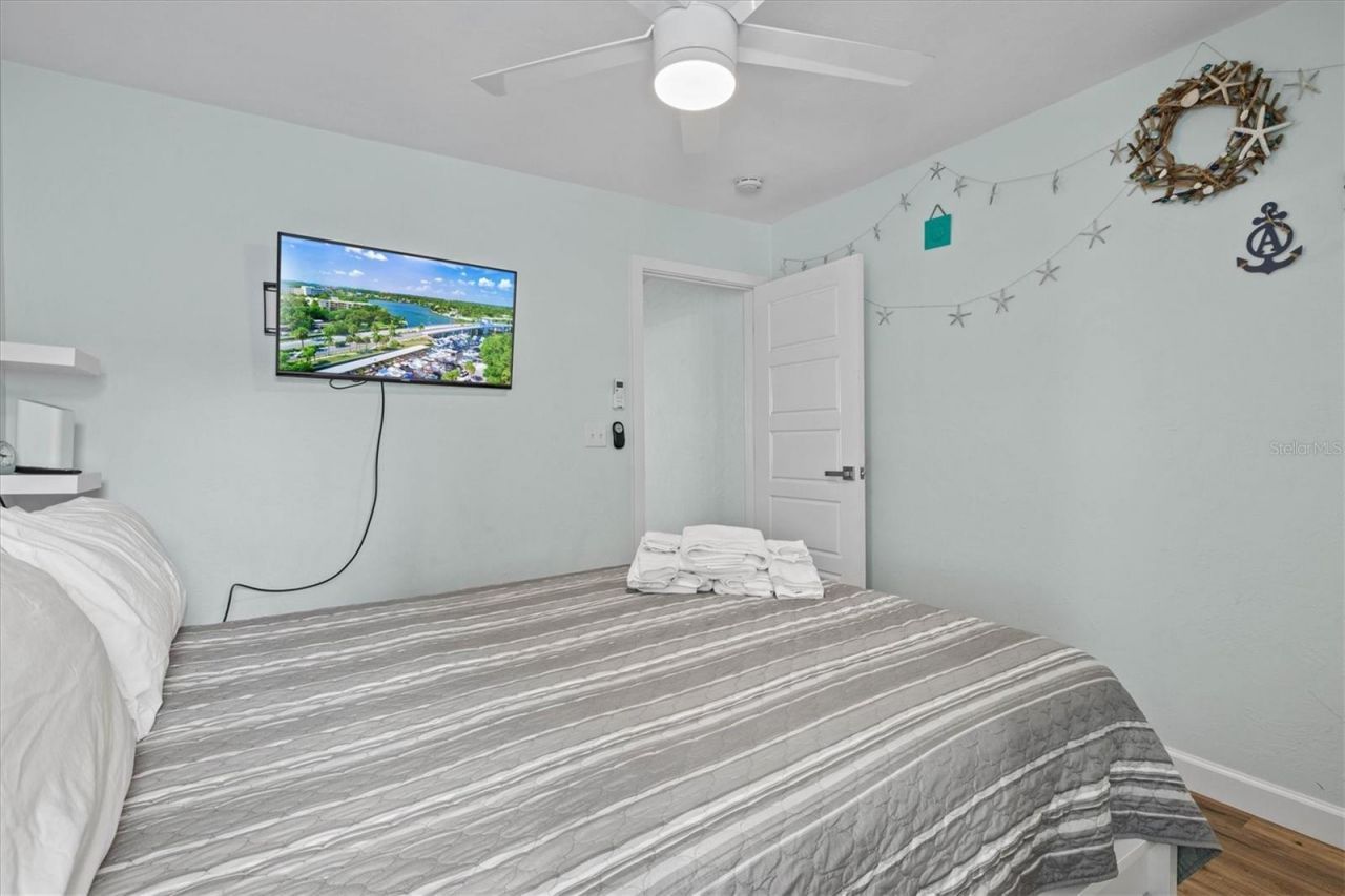 2084 Grove Street, Unit B, Sarasota, FL 34239 Photo