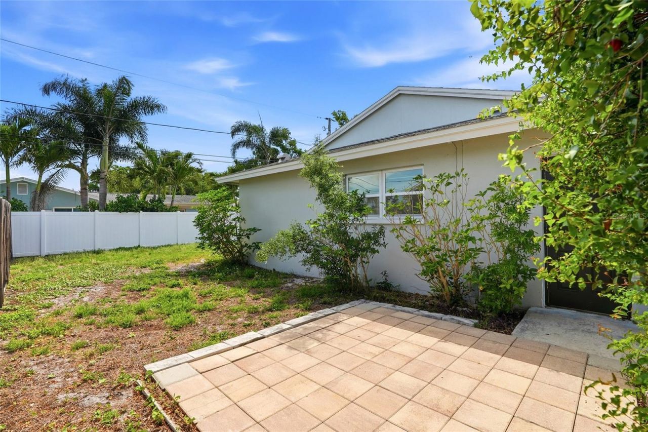 6460 33rd Avenue N, Saint Petersburg, FL 33710 Photo