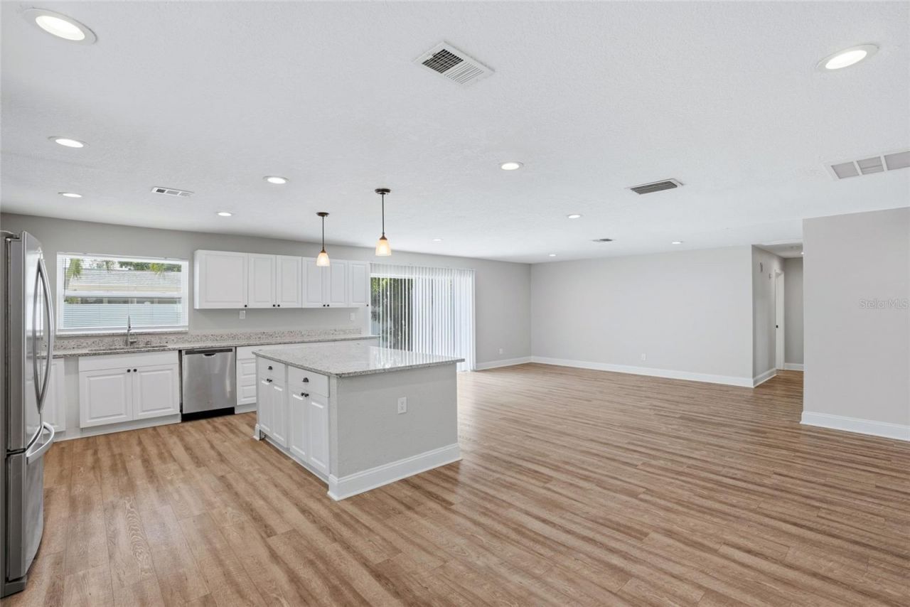 6460 33rd Avenue N, Saint Petersburg, FL 33710 Photo