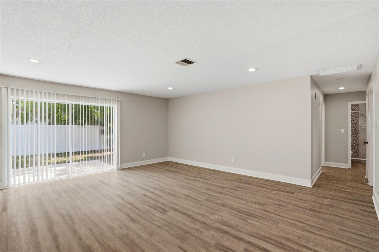 6460 33rd Avenue N, Saint Petersburg, FL 33710 Photo