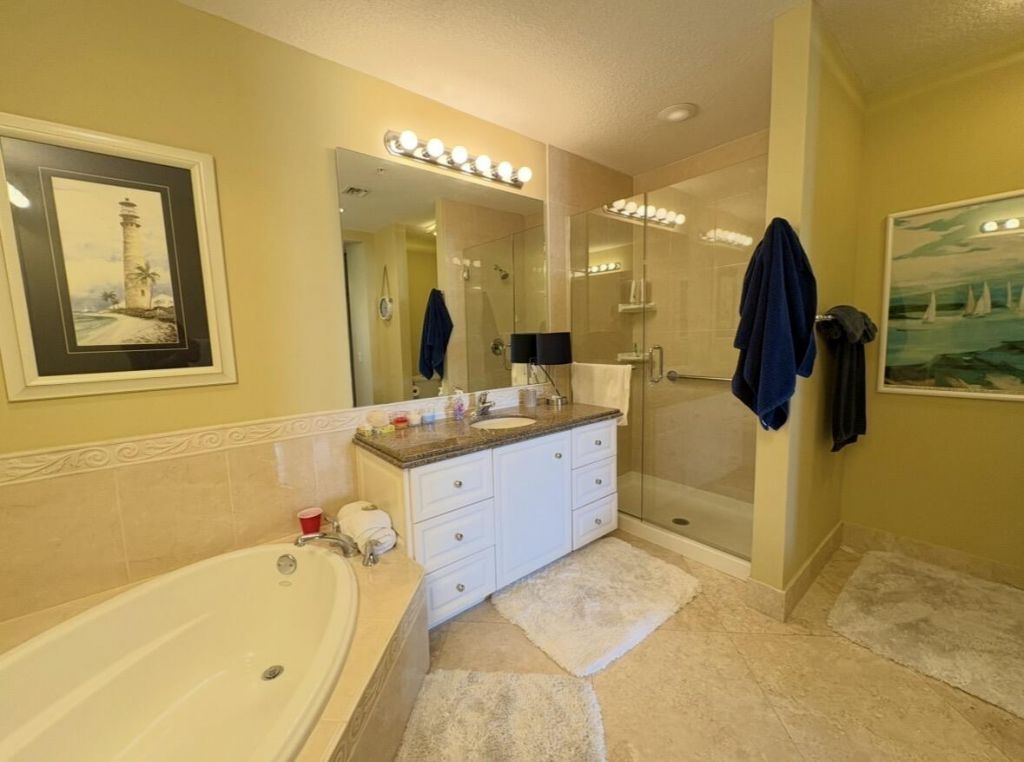 14 W Harbour Isle Dr Drive W, Unit 106, Fort Pierce, FL 34949 Photo