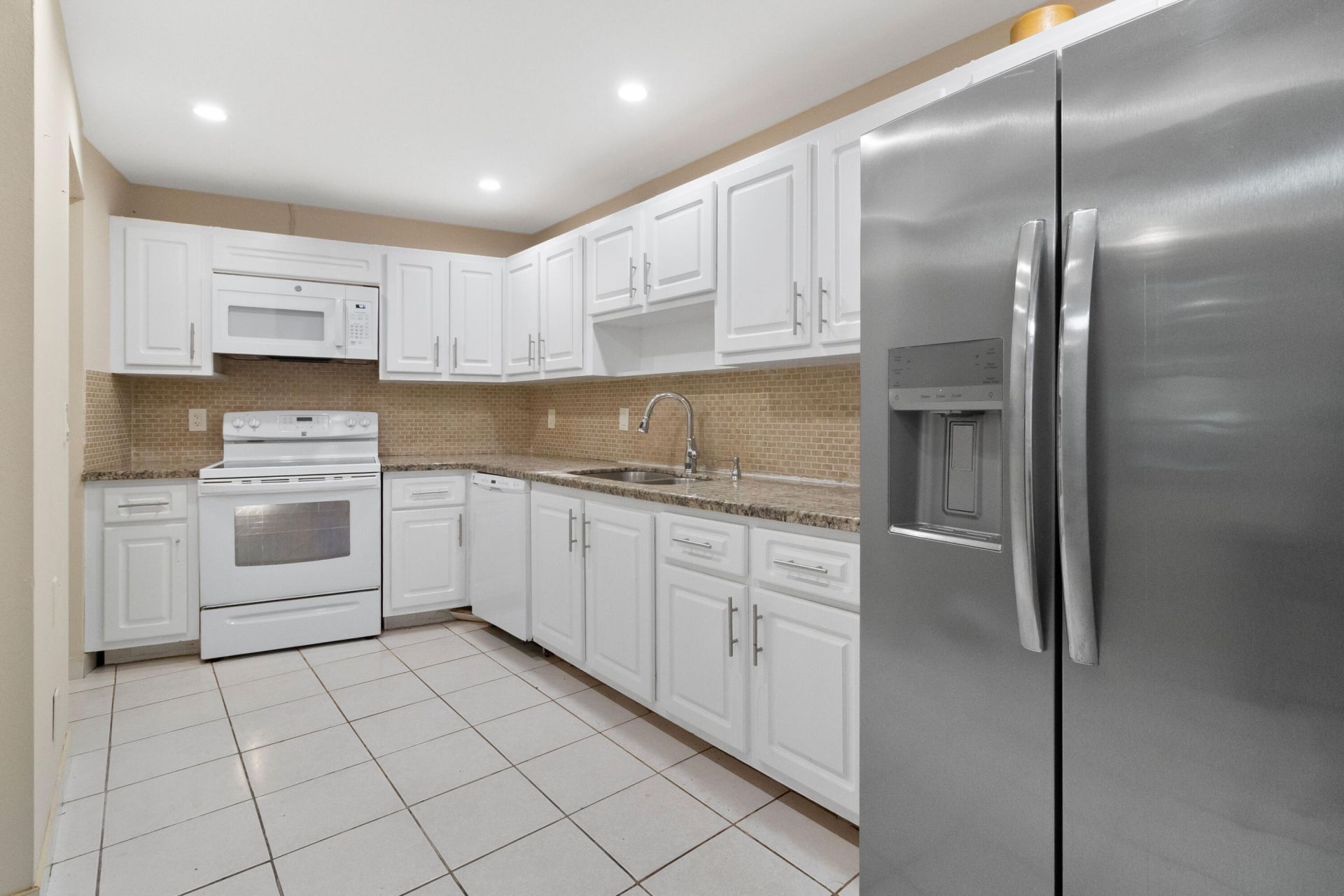 3499 Oaks Way, Unit 105, Pompano Beach, FL 33069 Photo