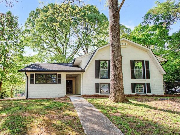 556 Roxbury Drive, Riverdale, GA 30274